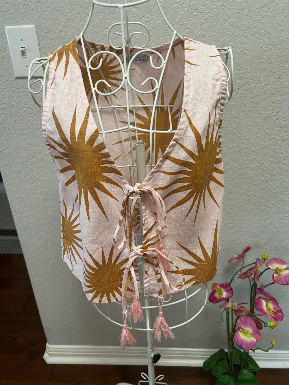 Tiare Hawaii 2 piece Short Set
Size M/L